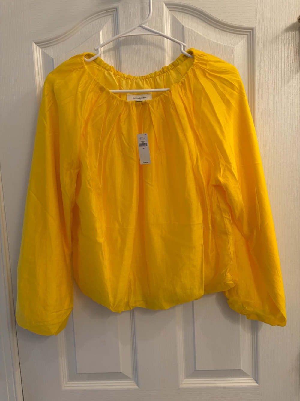 Banana Republic Shirred Raglan Sleeve Gold Bubble Sleeve/Hem Top XS NWT